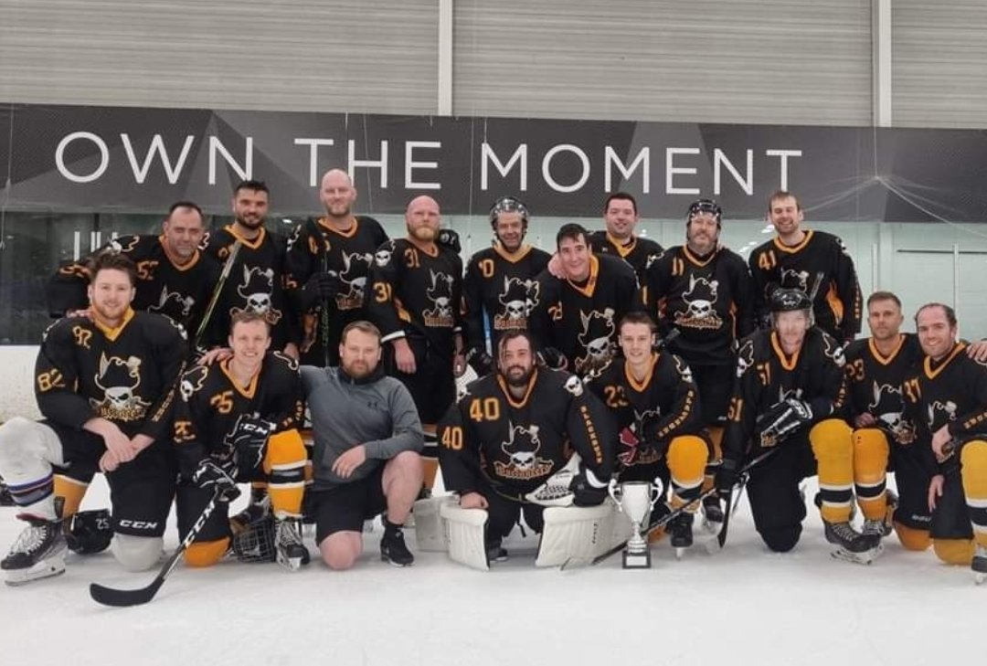 We've been neglecting our Twitter account lately..
Happy to report that this weekend, we lifted the first annual War of the Roses Cup after coming out on top in a two-legged match against <a href="/sheficetigers/">Sheffield Ice Tigers</a>
#Buccs