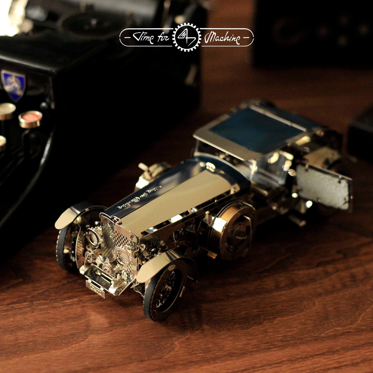 Time4Machine's tweet image. #TimeForMachine creates invaluable construction sets. And our #Luxury #Roadster supermodel is one of them. Are you in love with the retro aesthetic? Wanna watch your #car in #motion? Order a #LuxuryRoadster on our official website and become the owner of its graceful beauty.