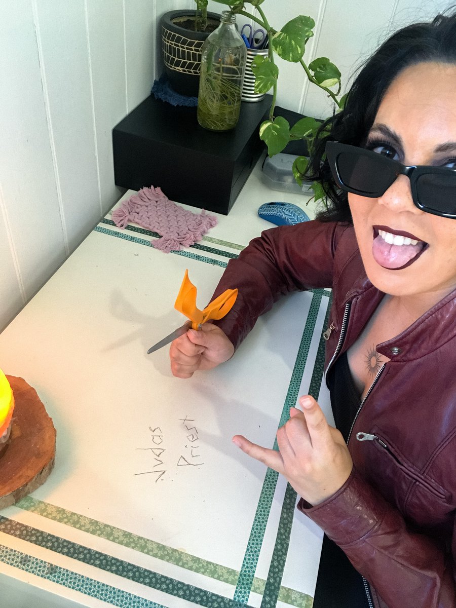 EducateEbony's tweet image. Max Cavalera and @judaspriest told me to do it.

Bad influences here: podlink.to/EducateEbonyPo…

#listeningnotes #educateebony @GloriaCavalera