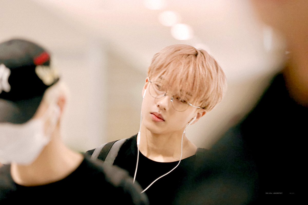 ชอบจีซองเซตนี้ all black หล่อมากก