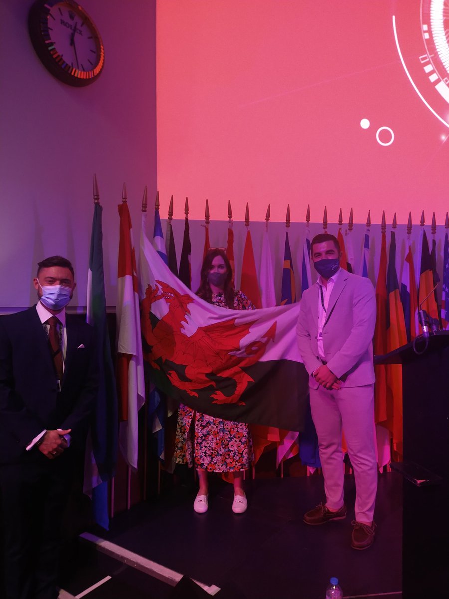 EmmaYhnell's tweet photo. Thank you for having me @LIYSF it was wonderful to speak to so many fantastic young people from across the globe!

And of course, I couldn't resist finding the Welsh flag 🙂🏴󠁧󠁢󠁷󠁬󠁳󠁿 https://t.co/1caiERoROY