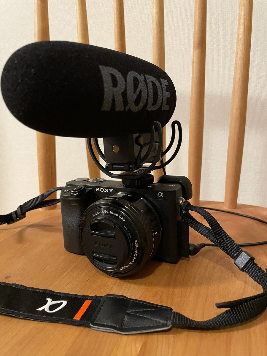 ty_mambo's tweet image. ミラーレス一眼に取り付けるマイクを購入しました♫

RODEのVideoMic Pro+です。

いつもピアノやカウベルなどの録音に使用しているiPadproにも使えるので便利。

カメラに取り付けた見た目はカッコいいけど、使いこなせるか心配😆

#rode
#rodevideomicproplus
#videomicproplus
#sony
#α6400