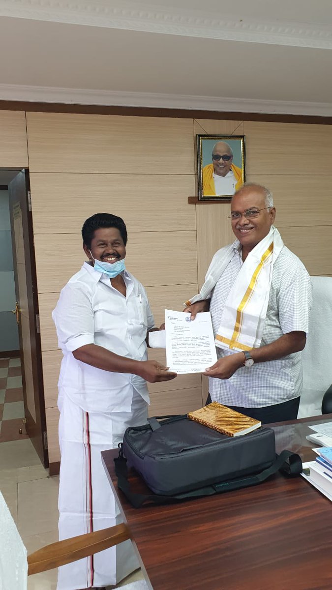 GAnbalagan_'s tweet photo. மாநில வளர்ச்சிக் கொள்கை குழு துணைத் தலைவர் பேராசிரியர் டாக்டர் J.ஜெயரஞ்சன் அவர்களை சென்னை எழிலகத்தில் உள்ள அவரது @TNSDPC அலுவலகத்தில் நேரில் சந்தித்து கும்பகோணத்தின் சுற்றுலா வளர்ச்சி குறித்த விபரங்களை வழங்கினேன்.உடன் மாநில வளர்ச்சிக் கொள்கை குழு உறுப்பினர் @TRBRajaa  MLA அவர்கள் https://t.co/7cnbw6Gm6W
