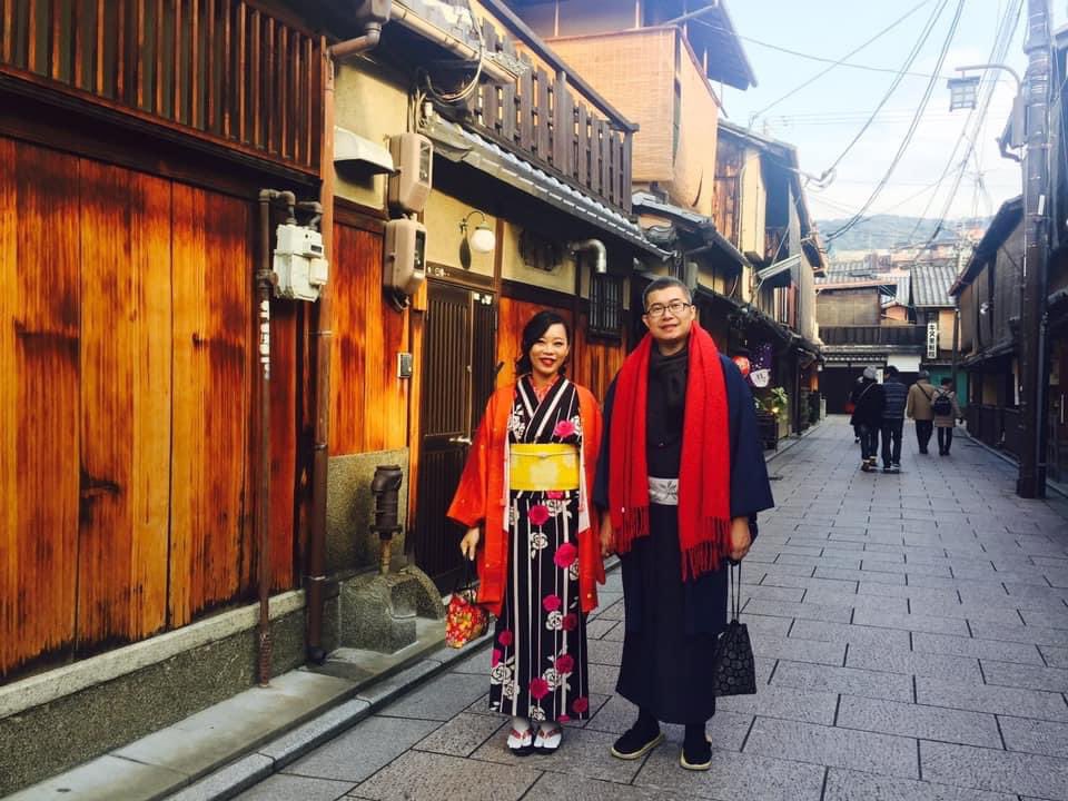 Yvette1206's tweet photo. 睡了3天 
迷迷糊糊的

全身痠痛
發燒一天
但胃口還不錯喝了2天紅茶拿鐵 😁

維生素C -打疫苗前一週加量使用
蘆薈汁-發燒前後使用
2天後-鳳梨酵素喝下去、魚油吃下去

又是一條活龍了 https://t.co/twi5iugWPZ