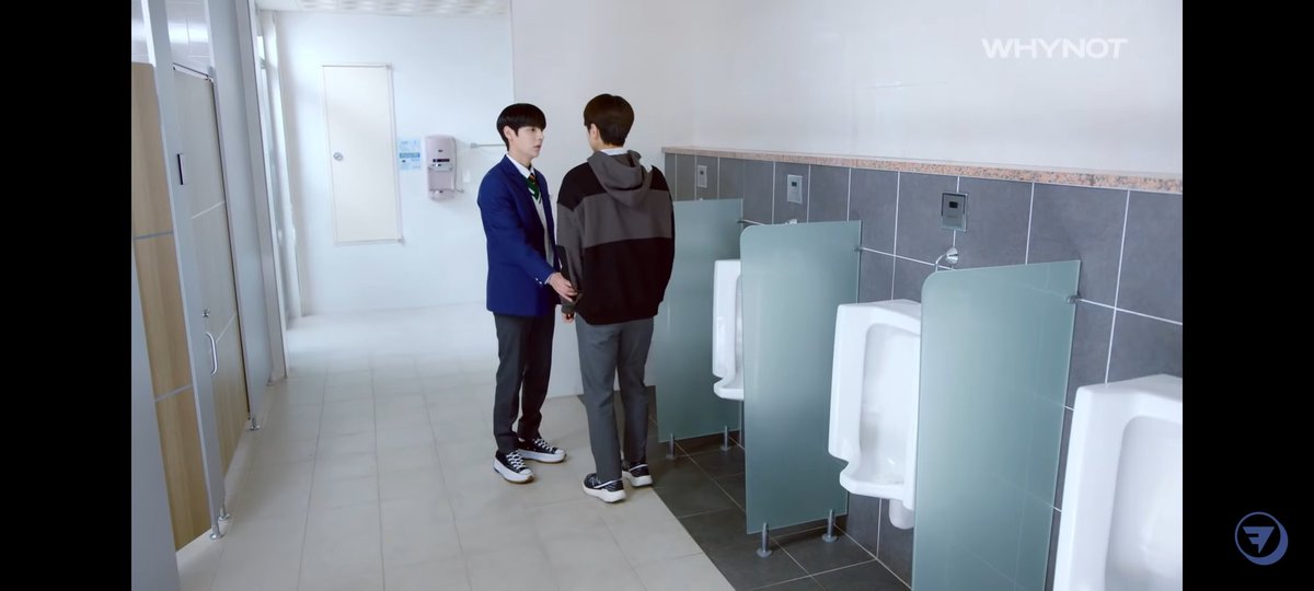 Vuzu15's tweet photo. The confusion Shin Woo must have felt when he tried to give up on trying to get close to Tae Kyung, then Tae Kyung started trying to get close to him
#LightOnMe #LightOnMeEP10 #lightonmeep2 #lightonmeep3 https://t.co/8dAXiHSKtV