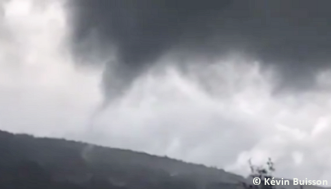 Publication du dossier sur la #tornade survenue à Miribel-les-Echelles #Isere le 24 juin dernier. Le phénomène, de très faible intensité, n'a pas causé de dommages identifiables (bas de l'échelon EF0) : 