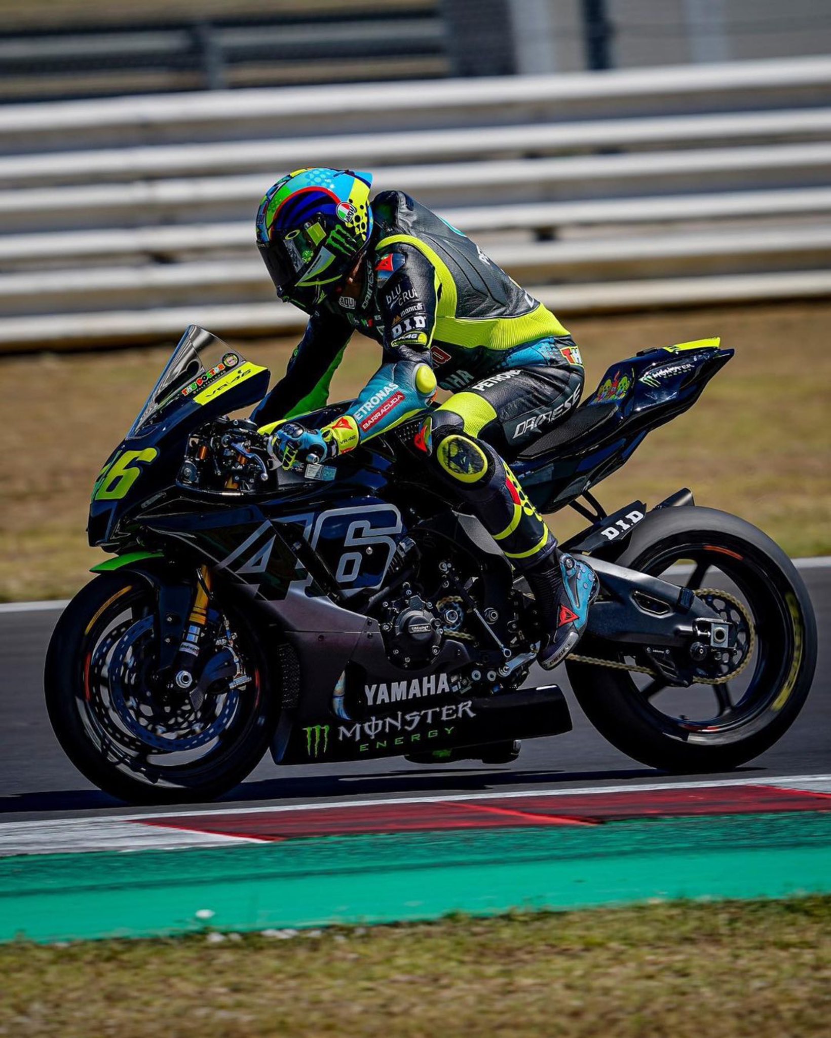 Valentino 2024 rossi r1