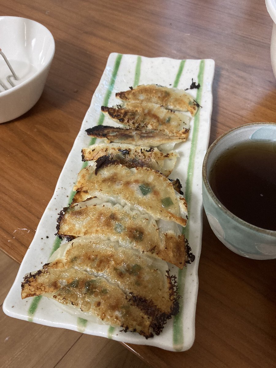 昨日は焼き餃子作りました。タレは味ぽん