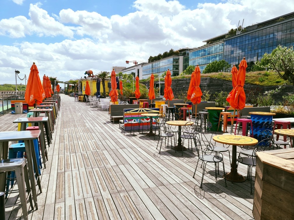 [OFFICIEL] Le Café Oz Rooftop s'agrandit en reprenant l'ancien Debonair et devient le plus grand rooftop d'Europe ! Bienvenue au #cafeozrooftopwest 😍😍😍 
bit.ly/3je9AOr