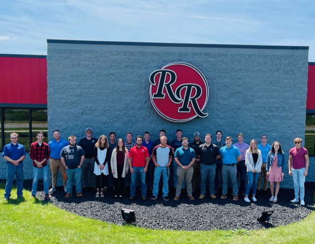 rieth_riley's tweet photo. Our interns had the opportunity to meet our executive team and share what they've learned. We have the best interns!
#internships #careeropportunities #riethriley #recruiting #constructionmanagement #civilengineering #accounting #qualitycontrol https://t.co/SPMVezZ9aq