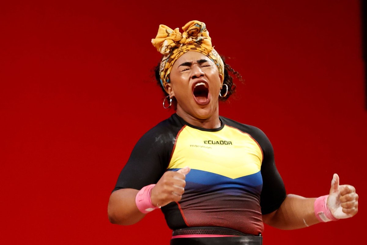 fabiolatc's tweet photo. Comparte esta Tamara Salazar de la suerte para que este mes te llegue esa PLATA que te hace falta 🥈 https://t.co/sGM6Mxxyva