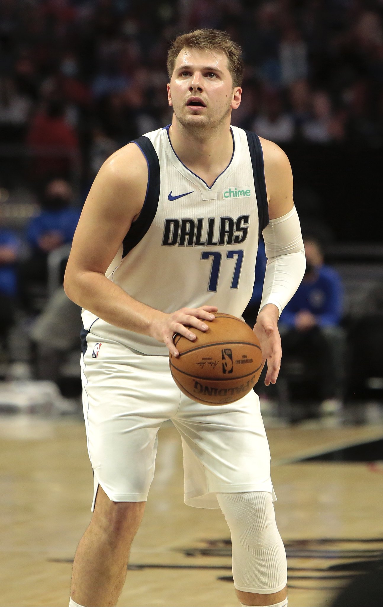 [情報] 小犢將提供Doncic五年202M合約