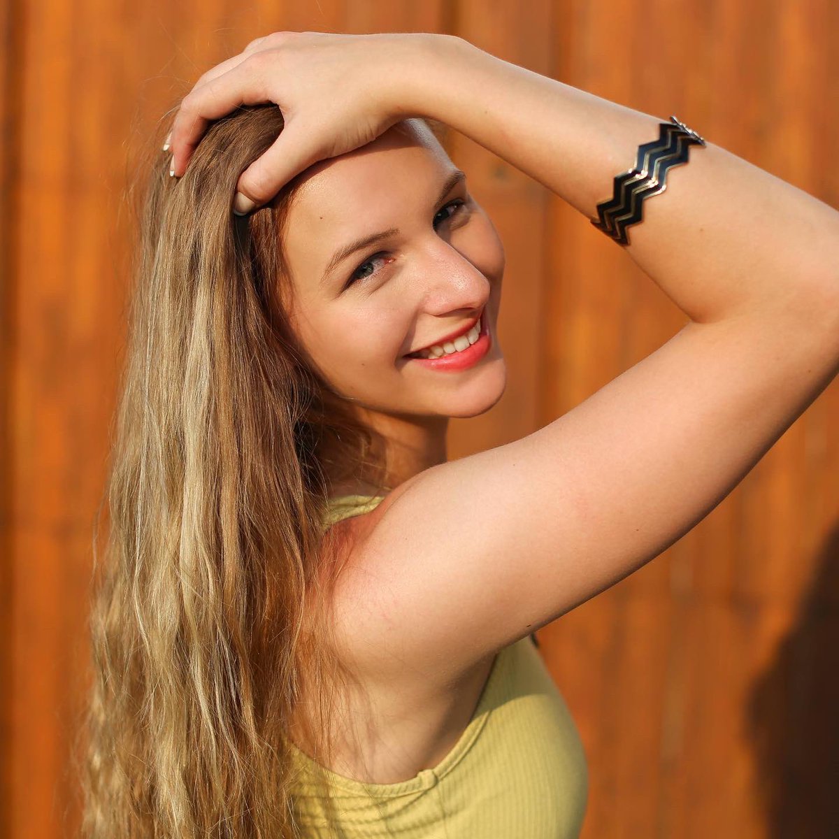 jeffpage2's tweet image. If you’re looking for a photographer for Senior photos, your family, or just the two of you…I can’t say enough good things about @meredithfrahmphotography ! She’s a great photographer who’s super easy to work with.