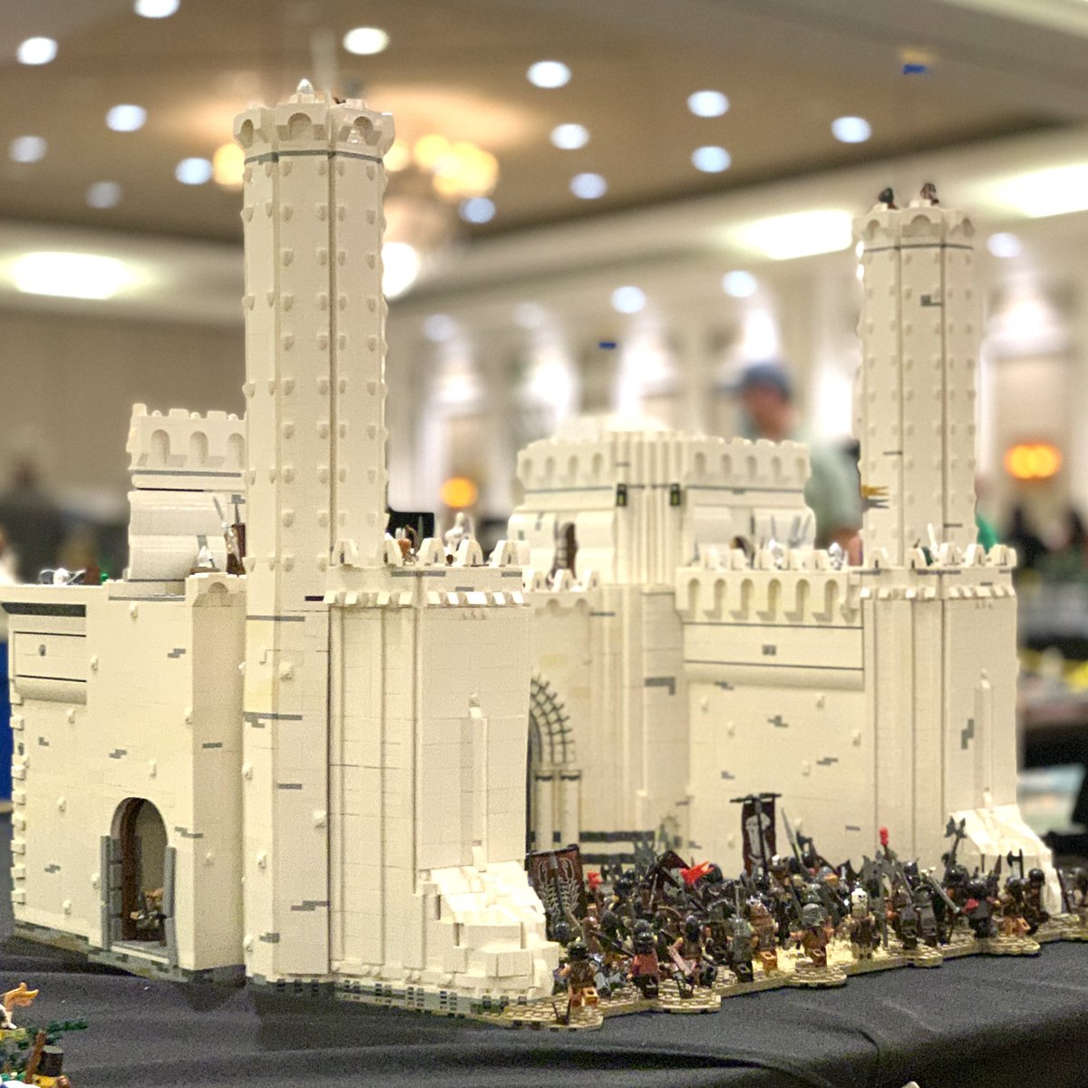 NeedMoBricks's tweet photo. Minas Tirith Under Siege created by Peter Myers, on display at @BrickRodeo in July 2021.

#NeedMoBricks #LEGO #BrickRodeo #LOTR #LordOfTheRings #MOC #Castle #Fantasy #LEGOPhotography #AFOL https://t.co/ZzEvDduodE