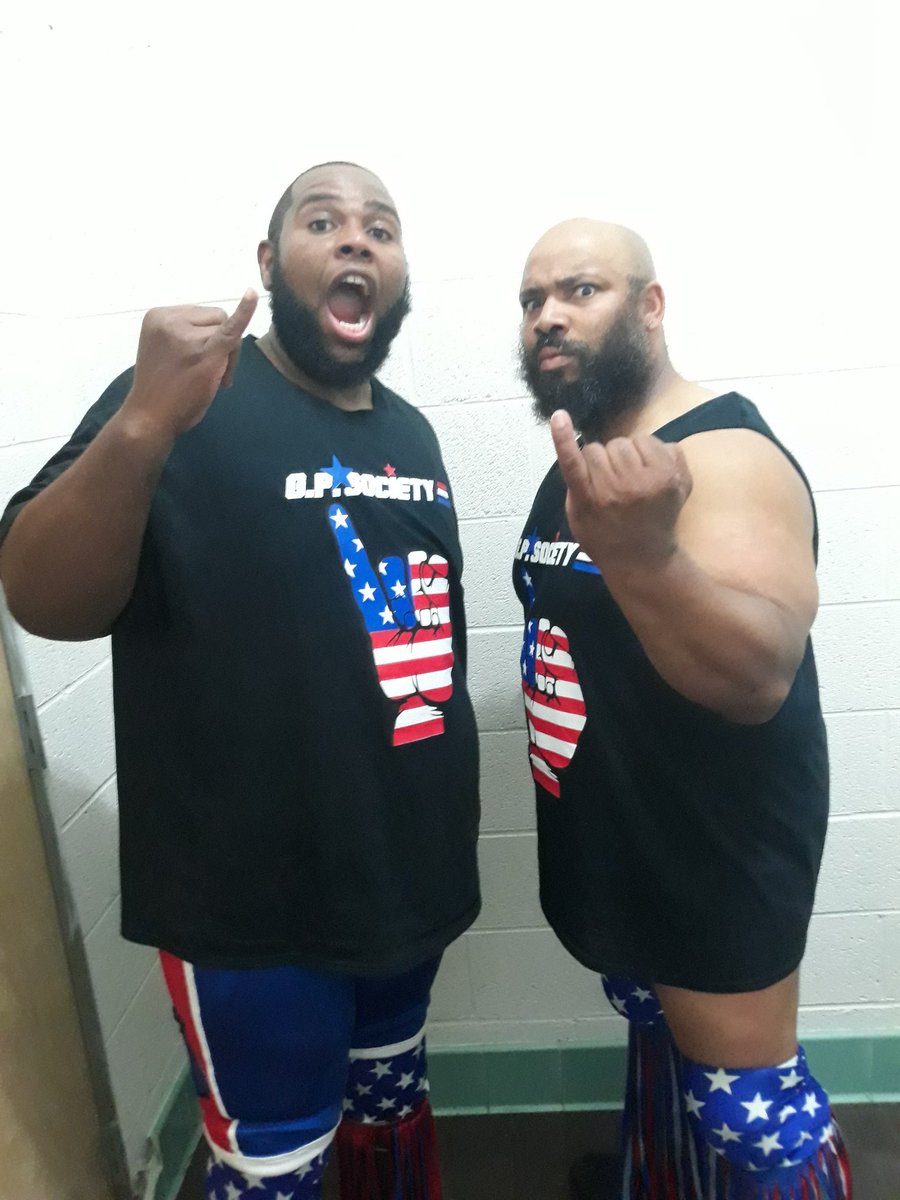 kingbenji_banks's tweet photo. The @GoldenPinkyS was back in action on Saturday and it felt great to be back in a wrestling ring!
#wrestling #goldenpinkysociety #pinkiesup https://t.co/Mp4u10l3xc