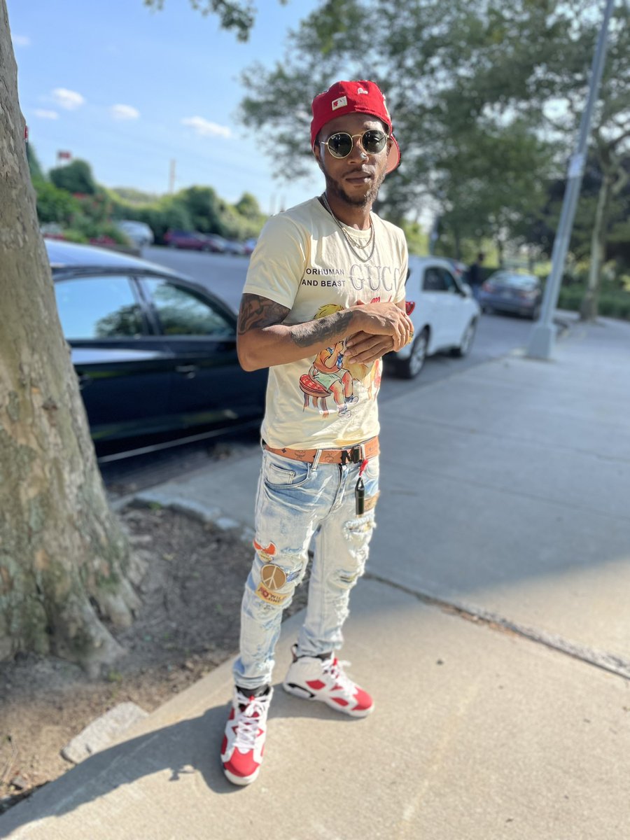 KriticalKush_95's tweet photo. They juss tryna live this life but It is what it could be
#explorepage #kicksfollowcharm #tgod #gucci #amiri #mcm #raybands https://t.co/nZpDOzTzfh