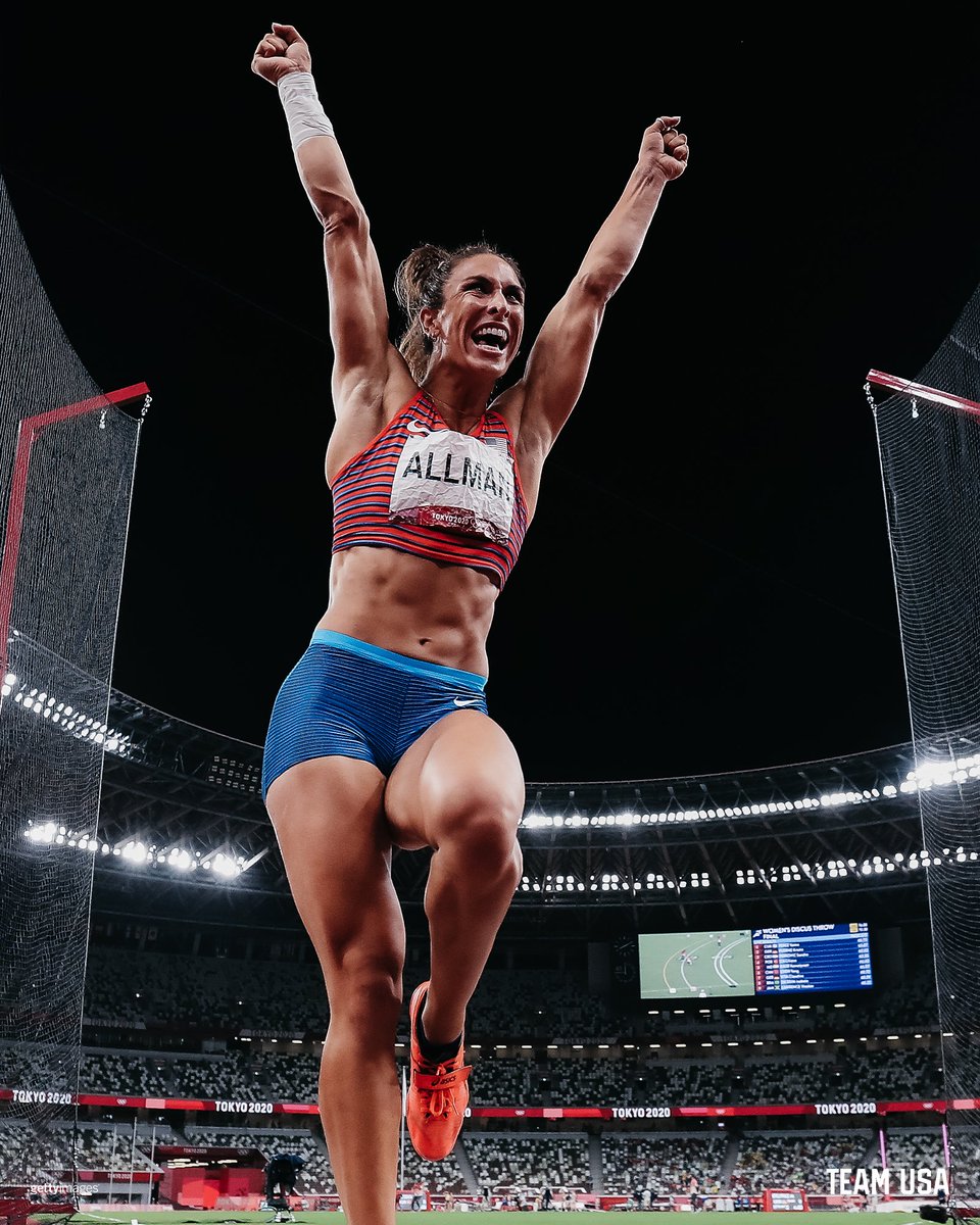 TeamUSA's tweet photo. All. Hail. Val. 👑

#TeamUSA's first gold in track and field of the #TokyoOlympics comes from discus. https://t.co/dj1V2vuH76