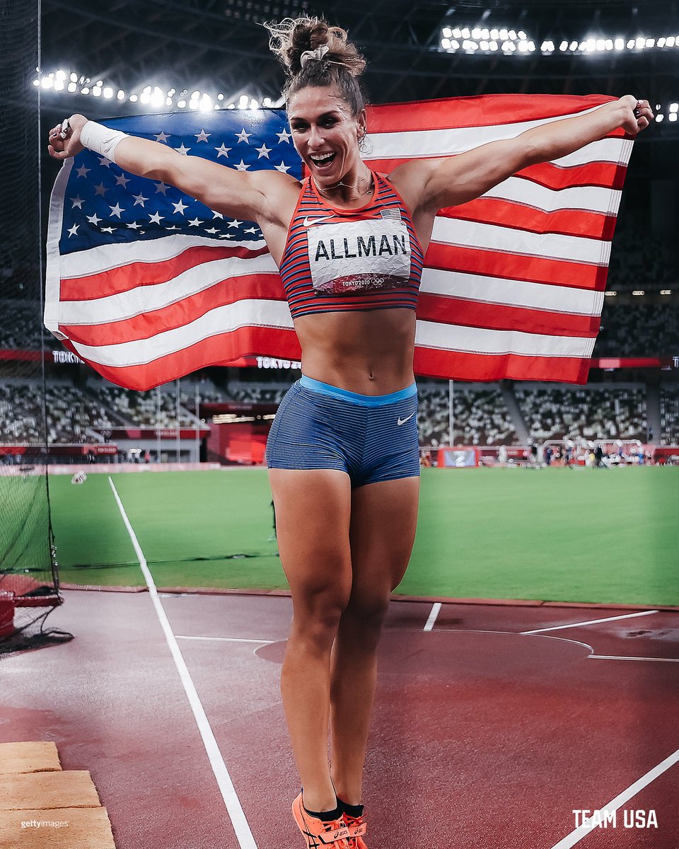 TeamUSA's tweet photo. All. Hail. Val. 👑

#TeamUSA's first gold in track and field of the #TokyoOlympics comes from discus. https://t.co/dj1V2vuH76