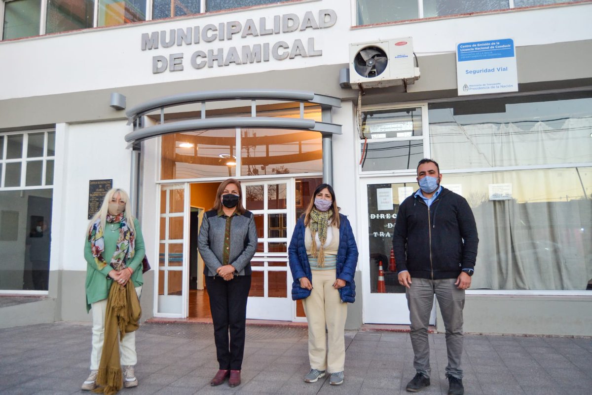 mclaudiaortiz's tweet photo. Hoy nos toca acortar distancias, reconocer derechos, volver a tejer redes que nos fortalezcan como provincia, con un interior en desarrollo y de donde no haya que emigrar para cumplir sueños y alcanzar metas. Federalizar es la tarea
#APOSFederal #LaRioja #ProvinciaQueLate https://t.co/XhM8HIfxPT