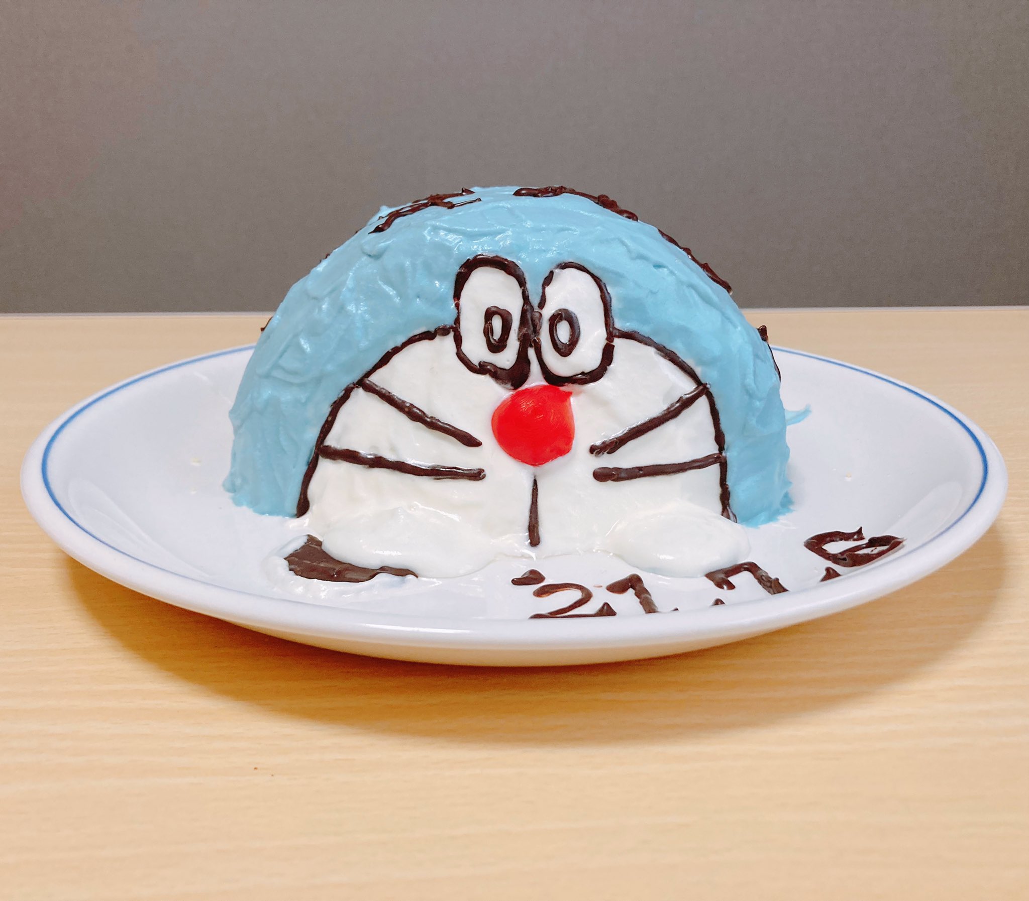 なつき スポンジから全部が手作りのケーキなんだって ドラえもん ドラえもんケーキ T Co 9zhzacgmye Twitter