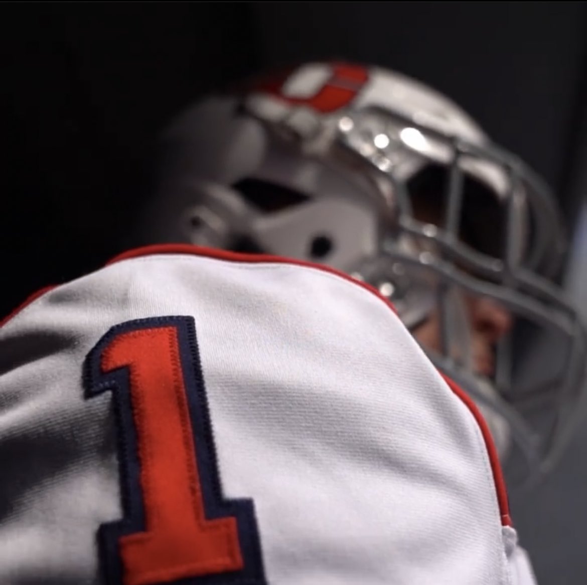 Blessed to receive an Official Divison 1 OFFER to the University Of Dayton! <a href="/EDGYTIM/">Timothy “EDGYTIM” OHalloran</a> <a href="/PrepRedzoneIL/">Prep Redzone Illinois</a> Thanks to <a href="/JimCollins_FB/">Jim Collins</a>