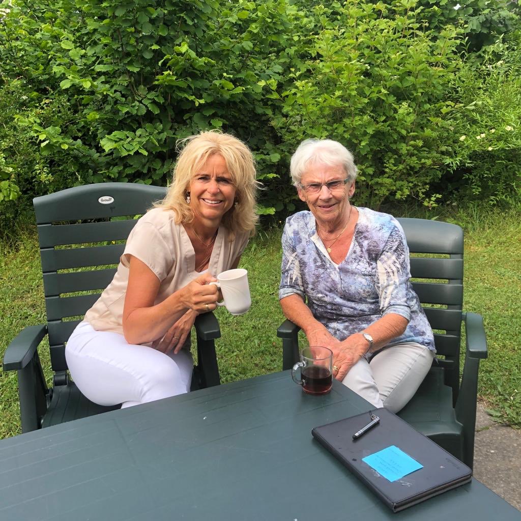 saskiabumabolt's tweet photo. Gefeliciteerd lieve mams met je 82 ste verjaardag!😍
Dat we nog maar heel veel jaren van elkaar mogen genieten ❤️❤️ https://t.co/KnEOSHJjwF