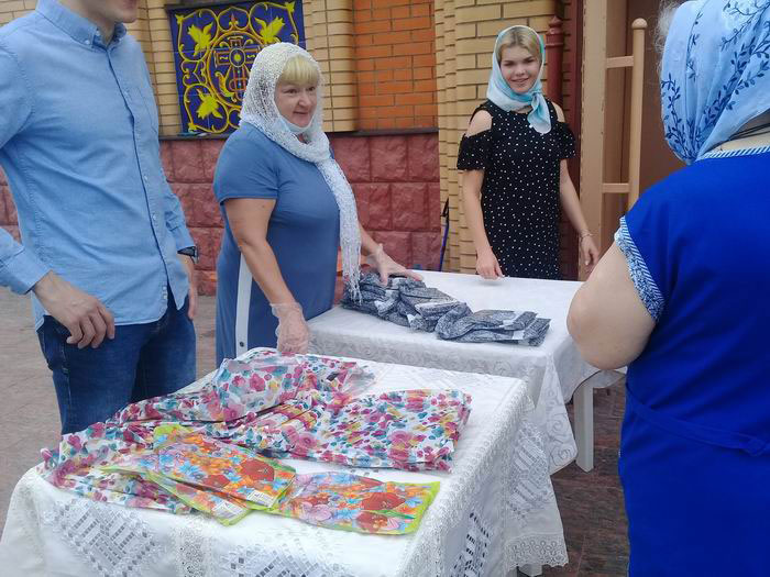 DonblagoRu's tweet photo. Раздача подарков в праздник «День Крещения Руси»
в храме Державной иконы Божией Матери в Чертанове
https://t.co/vkOSA47N71 https://t.co/Os2umZ2Gad