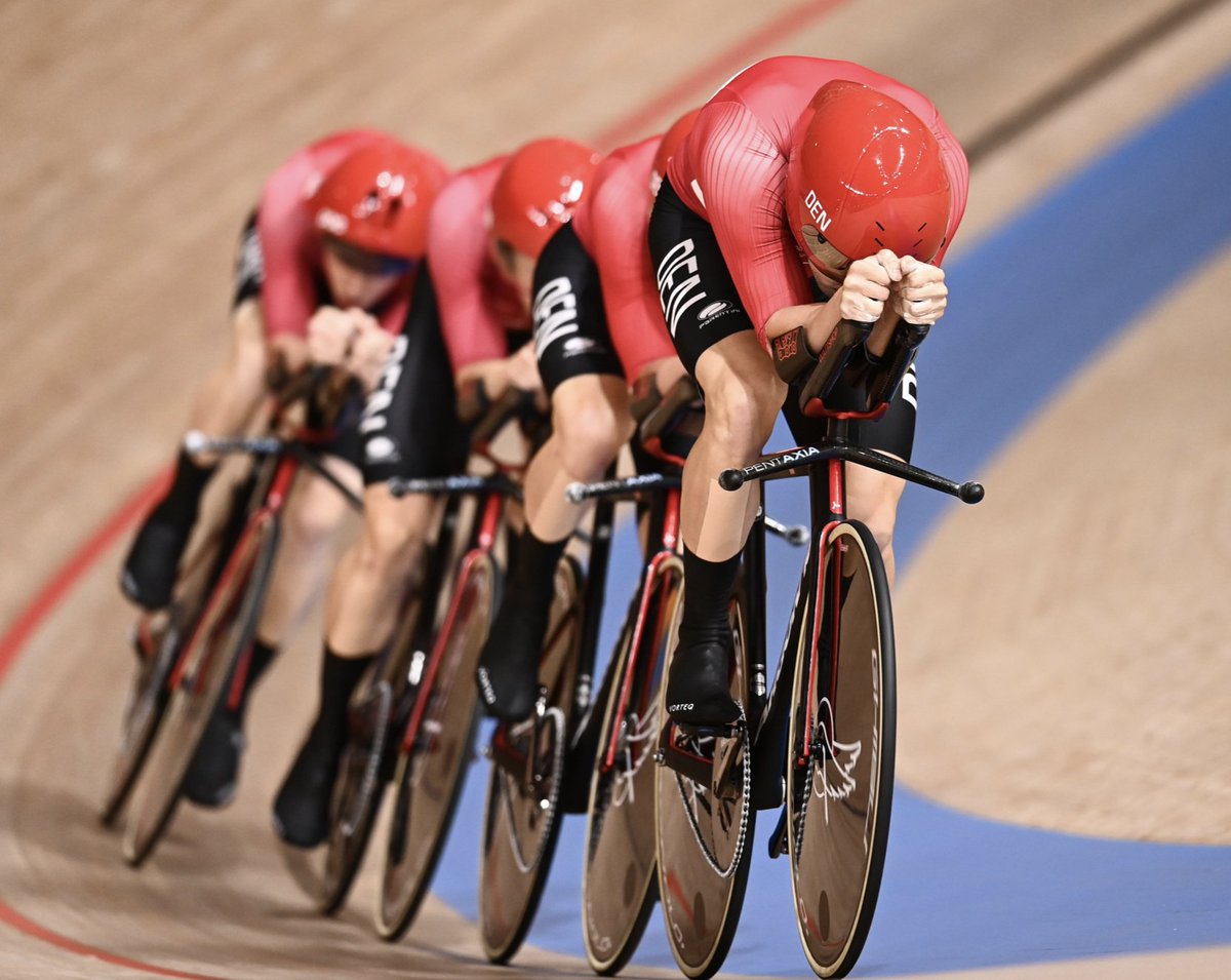 For anyone that is paying attention the Danish team pursuit team turned up to Tokyo with far more changes to their aero package than the tape up their shins! #SpotTheDifference