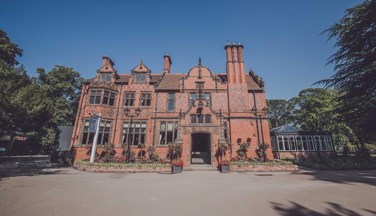 mcr_conf's tweet photo. Unique Experiences at @chesterzoo 

Animal and dining experiences, summer outdoor events and Christmas parties. Inspire your team or networks by arranging a meeting or conference in the stunning surroundings of Chester Zoo.

More info: https://t.co/70nztgyrhl

#spacetomeet https://t.co/7J1q9rbLDI