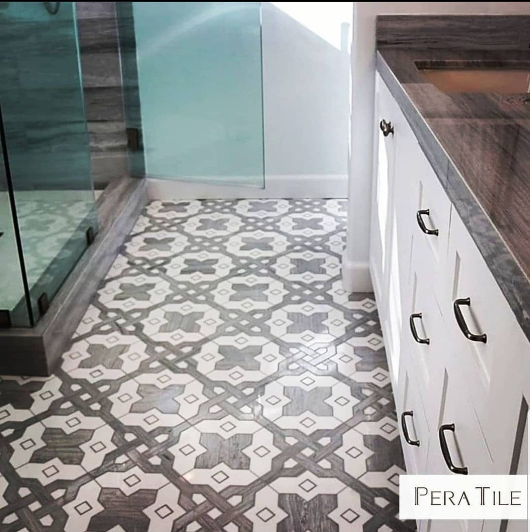 PeraTile's tweet image. Love this design 😍 how the floors, walls, shower and counter top all blend perfectly.

TILES❓USED 
Messina Waterjet pattern tiles.
Merceene Vena, Thassos marble tiles.

Visit Us 👇

peratile.com/products/colle…

#interiordesign #interiordesigner #homedesign