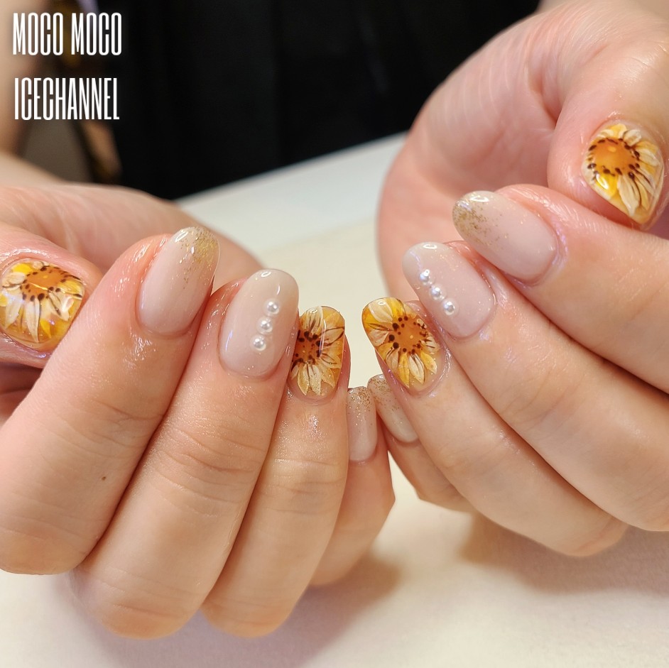 Ice Nailist あいすちゃん 大人かわいいひまわりアート T Co Raiwxxhgkj ネイル Nail 手描きフラワー ひまわり ひまわりネイル ヒマワリ ヒマワリネイル 向日葵 向日葵ネイル 大人かわいい 大人かわいいネイル ベージュネイル
