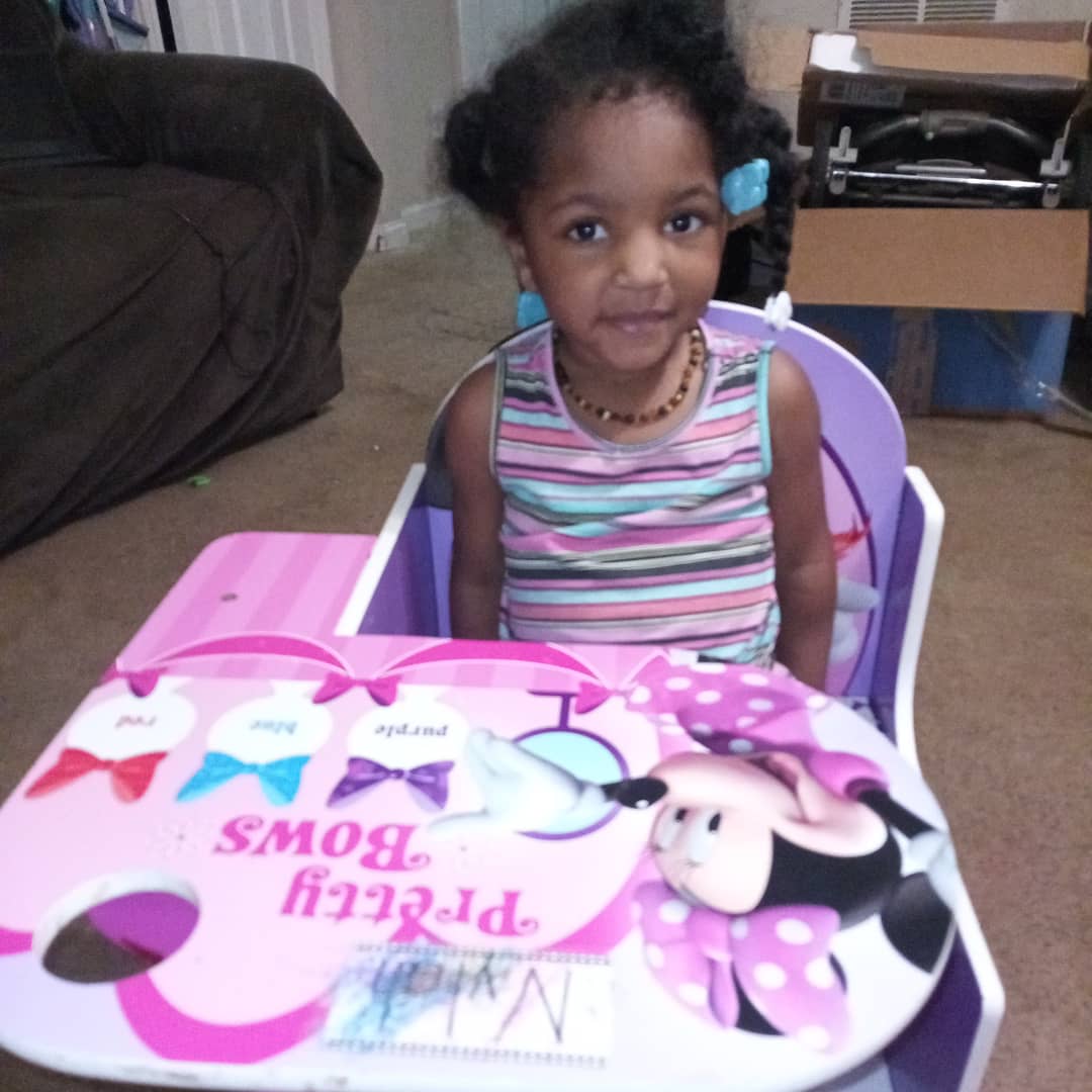 nylahsboutique's tweet image. Happy Monday!☺️

It&apos;s back to school for most.

Welcome to N&amp;amp;W Academy

My mom will be teaching us all we need to know before we start school. 

We woke up excited and ready to learn. 

Excuse box in background school stuff had arrived. 

Have a good week.

#learningstartsathome