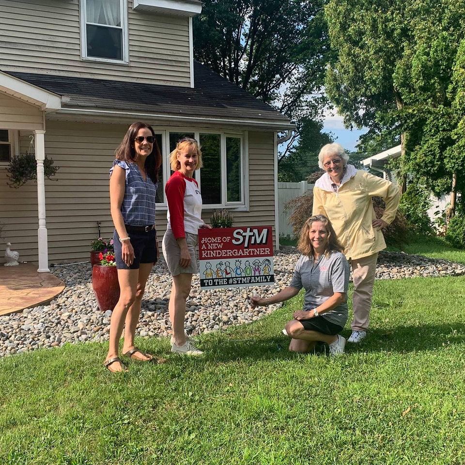 stmschoolatown's tweet image. #STMspirit Our Kindergarten team is busy welcoming their new students with lawns signs! Congratulations to the STM School Kindergarten class for the 2021-2022 school year - our Class of 2030! Welcome to the #STMfamily! #theSTMdifference #STMexcellence 🖤❤️