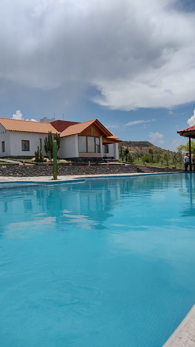 QroTravel's tweet photo. #FelizLunes #LunesDeAventura

☀️¿No se te antoja un fin de semana lejos de la ciudad y relajarte junto a una alberca y broncearte bajo el sol del semidesierto? 😎

¡En Eco Cabañas "Punta Xodhe" tienes una opción perfecta!

👉 toda la info en:
https://t.co/P3HiJe2QZp
442 226 5551 https://t.co/2By0338PIm