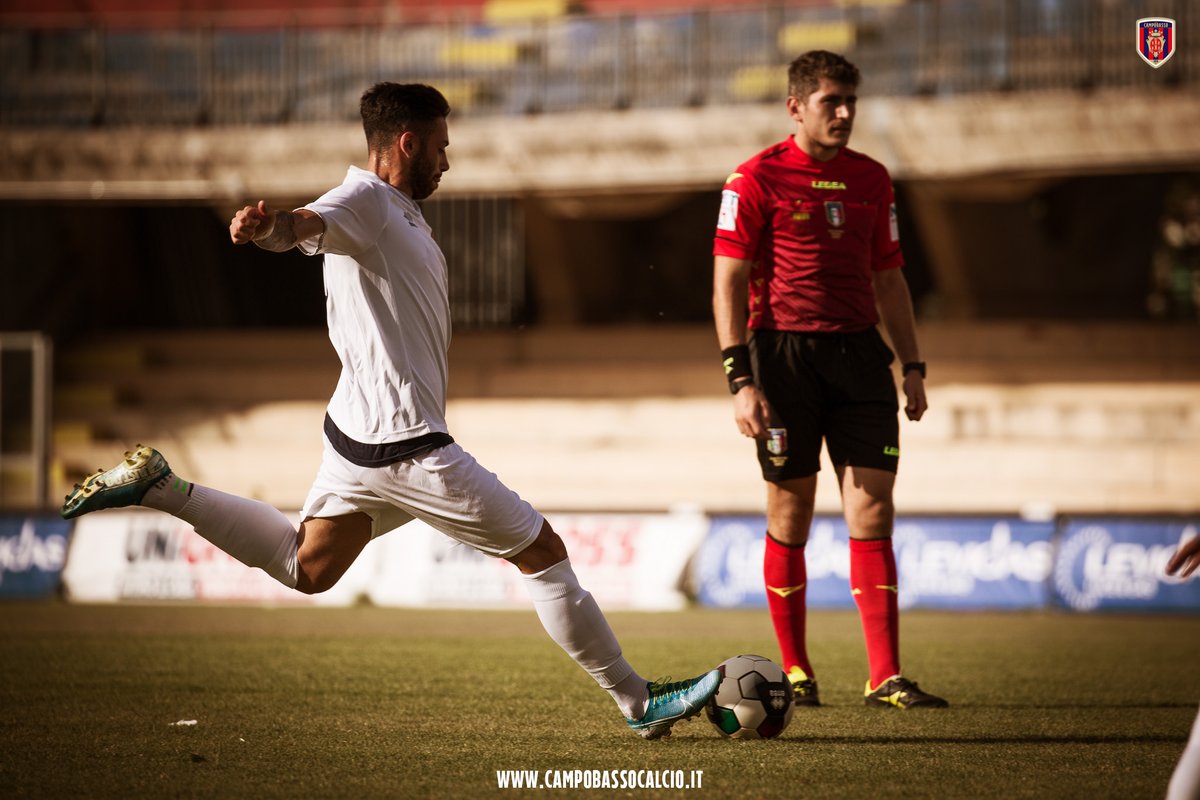 sscampobasso's tweet photo. 🔴🎬🔵 Buona la prima! Il racconto fotografico dell'amichevole con l'Avellino.
#CAMAVE 2-2
#campobassocalcio #campobasso #ForzaLupi #molise #SerieC #LegaPro #avellino https://t.co/VzZst9CYqd