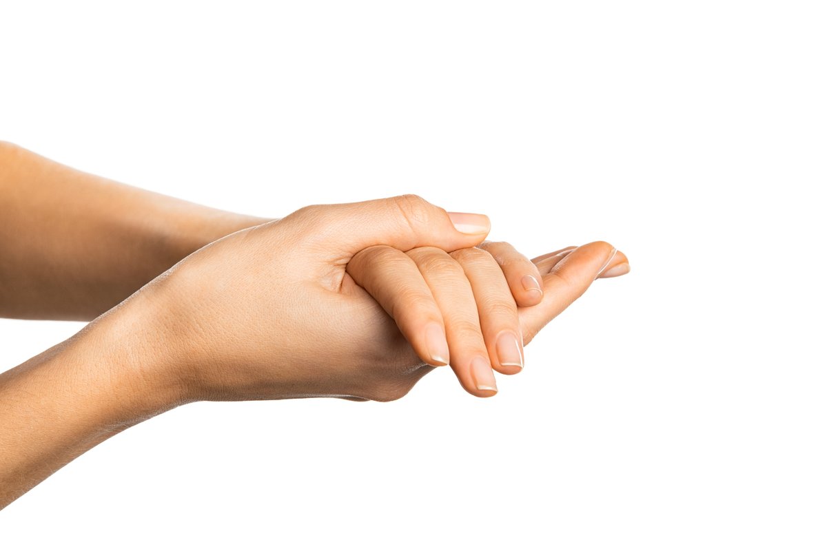 красивые руки. хештег пальцами. крем для рук красивый. девушка показывает пальцем. She hand.