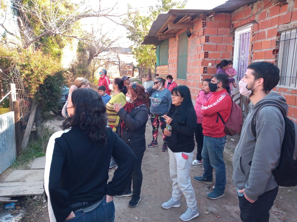 Recorrida territorial por la Zona Sur de la ciudad!
Arrancamos por Barrio Tablada, y nos vinimos para Saladillo.
Con lxs vecinxs que día a día le ponen el pecho para que nadie quede atrás, junto a ellxs para construir la ciudad que soñamos! ✊❤️