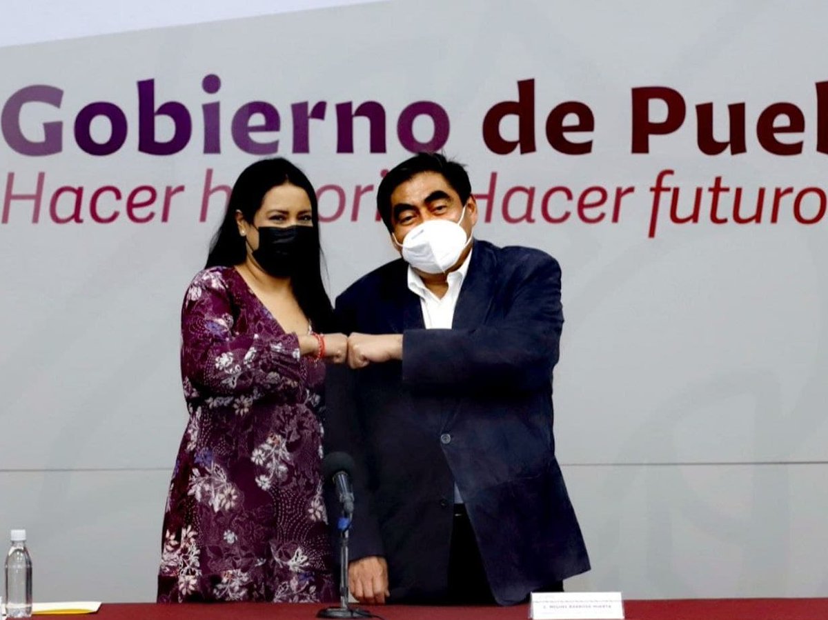 Por su segundo año al frente del <a href="/Gob_Puebla/">Gobierno de Puebla</a>, ¡felicidades gobernador <a href="/MBarbosaMX/">Miguel Barbosa ✞</a>! Sé que su convicción de izquierda y su proyecto de gobierno democrático llevarán a nuestro Estado y sus municipios hacia un horizonte de bienestar y oportunidades. #Izúcar está con usted.