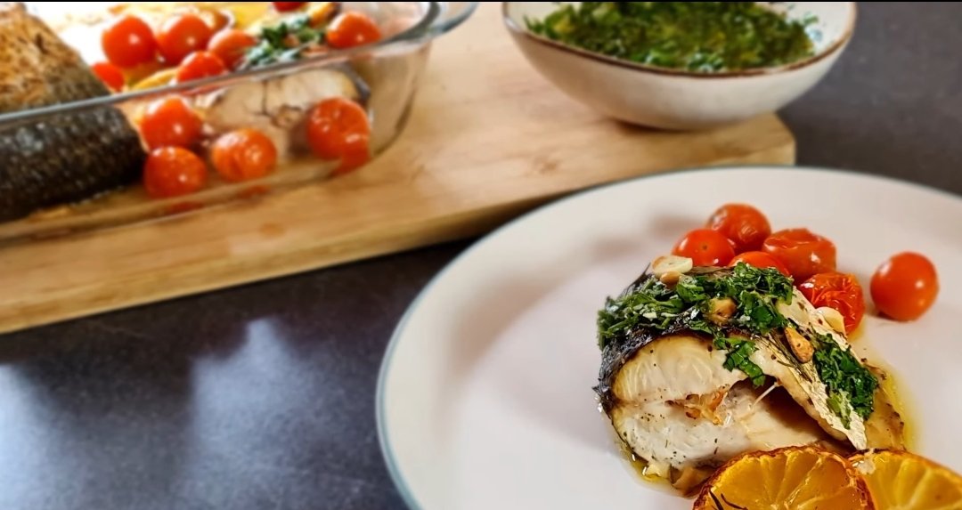 CookingforSimon's tweet image. For fish lovers, this Grey Mullet recipe  is perfect for lunch or dinner time. 
Basic ingredients and 5 minutes to prepare.

Full recipe in link below:
youtu.be/dfPg1c0symE

#fish #seafood #cooking #fishlover #greymullet #dinnertime #lunch #timetoeat #tasty #cooking #cheflife