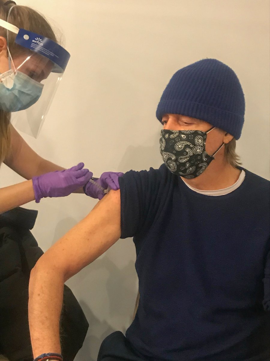 Paul McCartney (@paulmccartney) on Twitter photo BE COOL. GET VAX'D - Paul BE COOL. GET VAX'D - Paul