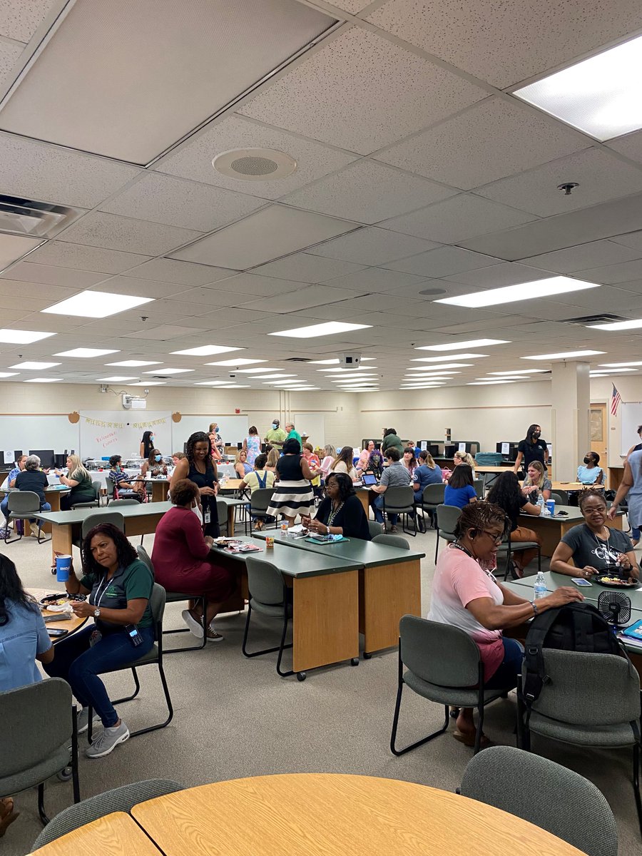 COLMS_OCPS's tweet image. We are so excited to have our staff back for an amazing year to come.  Thank you to our PTSA for a wonderful breakfast.  Go Ospreys!
