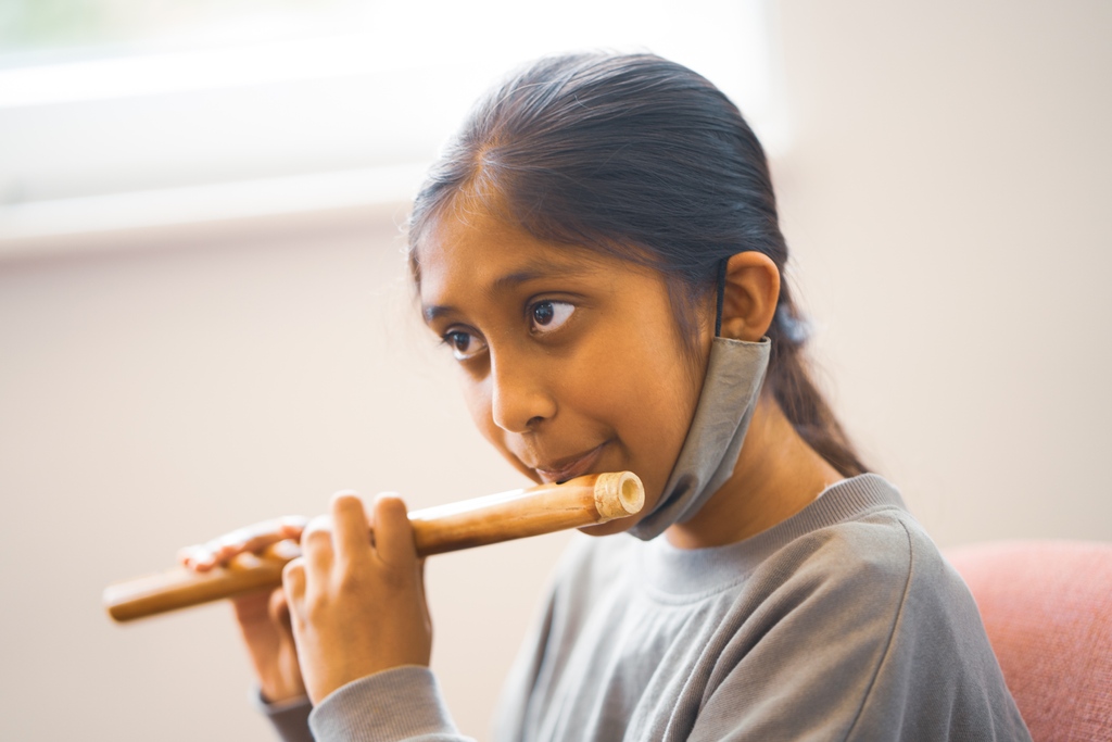 drumthebass23's tweet photo. Young Croydon Composers continues in full swing. 🎷 These young composers are working in groups to create original music. Every group is different; these guys worked with mentor @Dennis_Rollins today to lay down the arrangement! https://t.co/gGSTxqtV1A