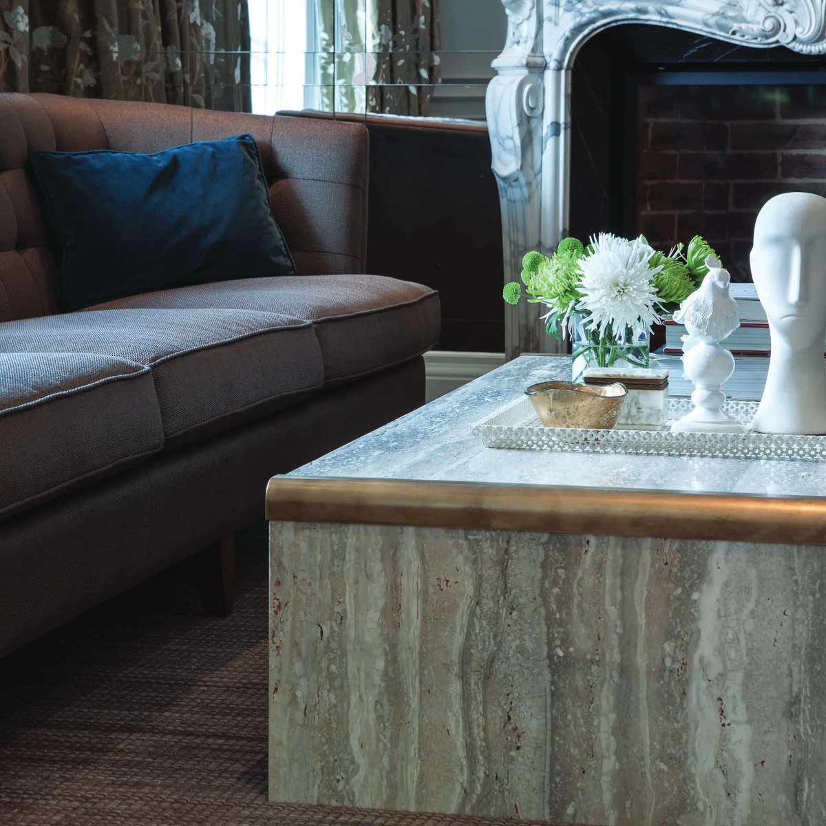 CaseyDesignPlan's tweet image. Corner of custom travertine &amp;amp; brass coffee table.
.
.
.
.
.
#mycustomdesigns #customcoffeetable #livingroominspiration #livingroomdesign #torontodesigner #interiordesignersofcanada  #interiordesign #designanddecoration #inspired  #canadiandesigner  #dreamhomeideas #inspiration