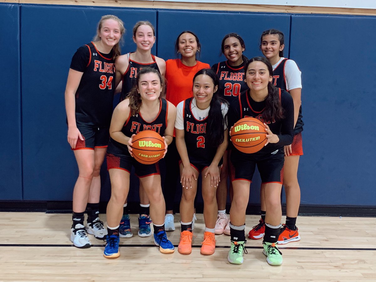 AAO Flight 2022
Wrapped up the season this past weekend in OKC. Hard fought summer with so much growth. These girls can ball! Always playing hard &amp; playing for each other. With most of them playing up this season, excited to bring them back next year! Congrats to our seniors!