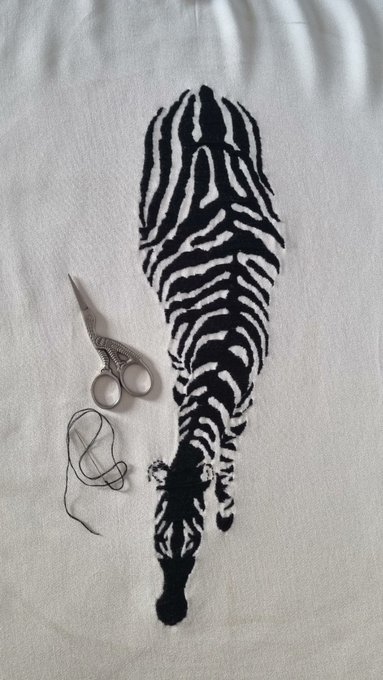 Camisa confeccionada e bordada Cal&ccedil;a da StreetMyChique https://t.co/4tJlsQsYO8