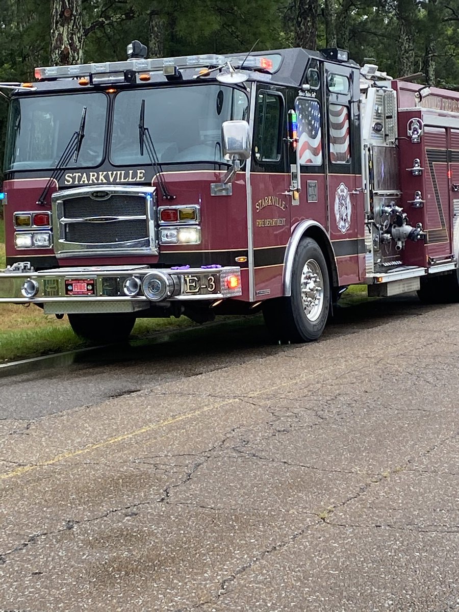 Starkville_PD's tweet photo. Wreck with injuries involving children. Old West Point between Northgate and Walden Way temporarily shut down. With that said STARKVILLE SLOW DOWN!!! The roads are too slick to be driving as it they were dry! https://t.co/YvgZnV2fI1