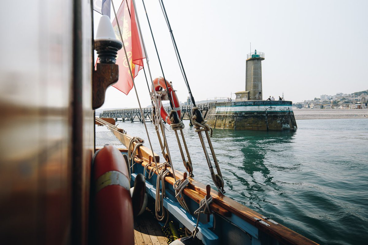 WEEK-END EN NORMANDIE — Découverte de Fécamp, ses incontournables et bonnes adresses

Fécamp, son port, sa grande plage de galets, ses activités en plein air et ses belles promenades sur les falaises de craie blanche ✨🤍

👉🏼 lien de l’article : bit.ly/3jiO3UZ