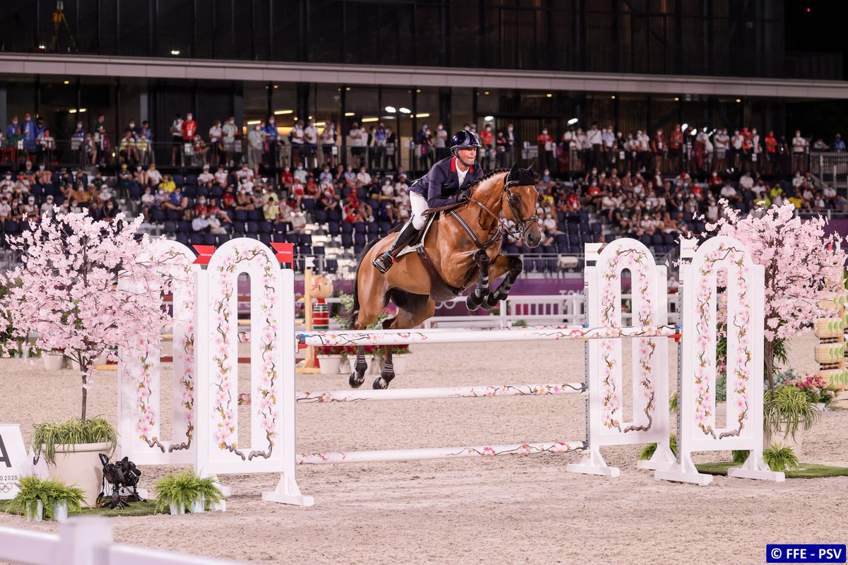 #RideToTokyo Les Bleus du concours complet s'offrent le🥉aux JO de <a href="/Tokyo2020/">#Tokyo2020</a> 🔥🐴🇫🇷 Bravo à Nicolas Touzaint &amp; Absolut Gold*HDC, Christopher Six &amp; Totem de Brecey, <a href="/KarimLaghouag/">Karim Laghouag</a> &amp; Triton Fontaine, leurs propriétaires et le staff ! Les infos : bit.ly/2WNIJBl