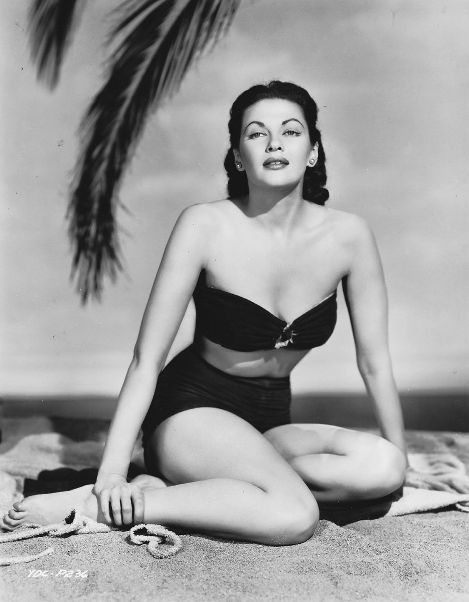 Yvonne De Carlo.