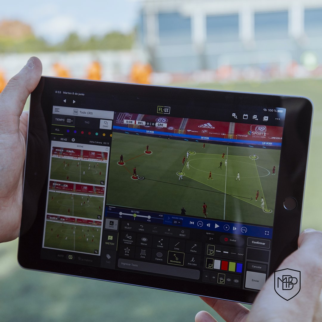 MBPSchoolFR's tweet photo. Es-tu prêt pour la reprise ? 🤔 

Améliore tes connaissances footballistiques et deviens un pro en analyse ! ⚽️ 

Inscris-toi sans plus attendre et fais la différence ! 🔥 

Notre formation en Scouting et Analyse de Jeu est 100% en ligne. Apprends à ton rythme et quand tu veux 👌 https://t.co/8IQPFQGowp